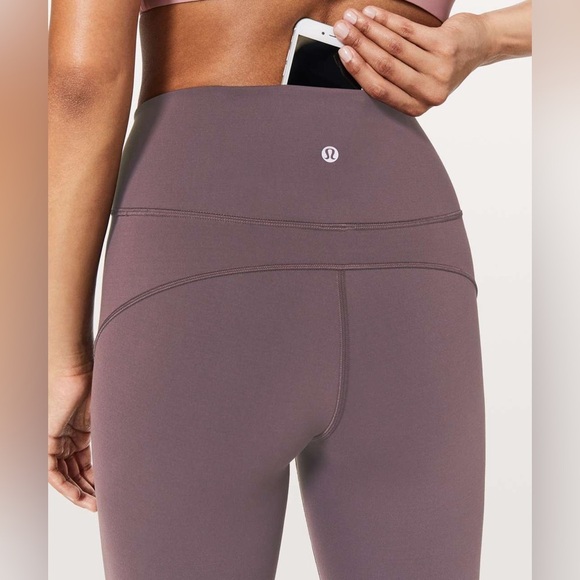 Lululemon In Movement 7/8 Tight *Everlux 25" | Vintage Grape | Size 6 | EUC!🌸💕 - Picture 4 of 10